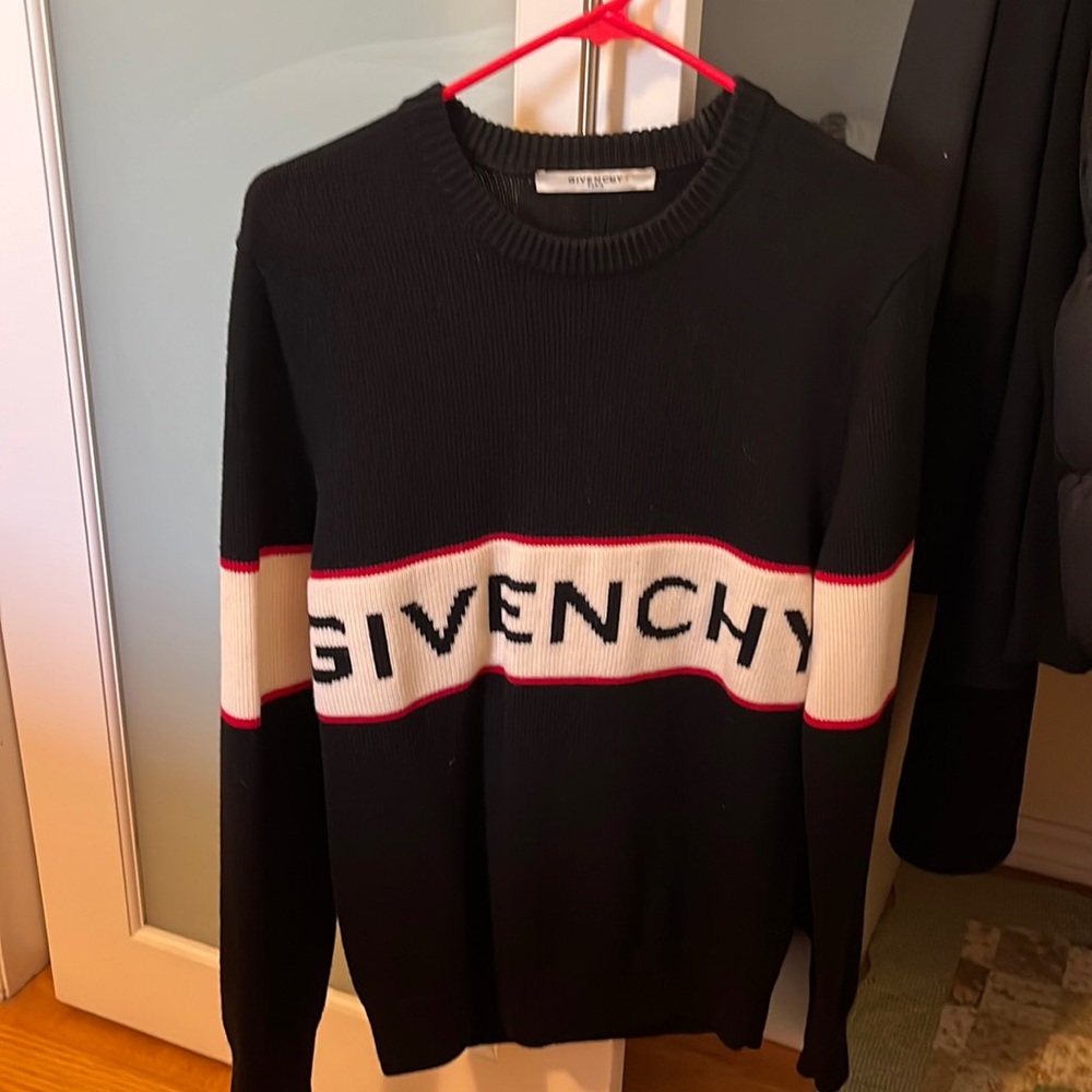 Givenchy sweater unisex
